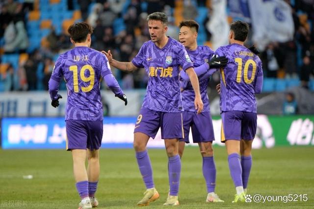 包含天津泰达主场战胜广州富力，稳健发挥的词条