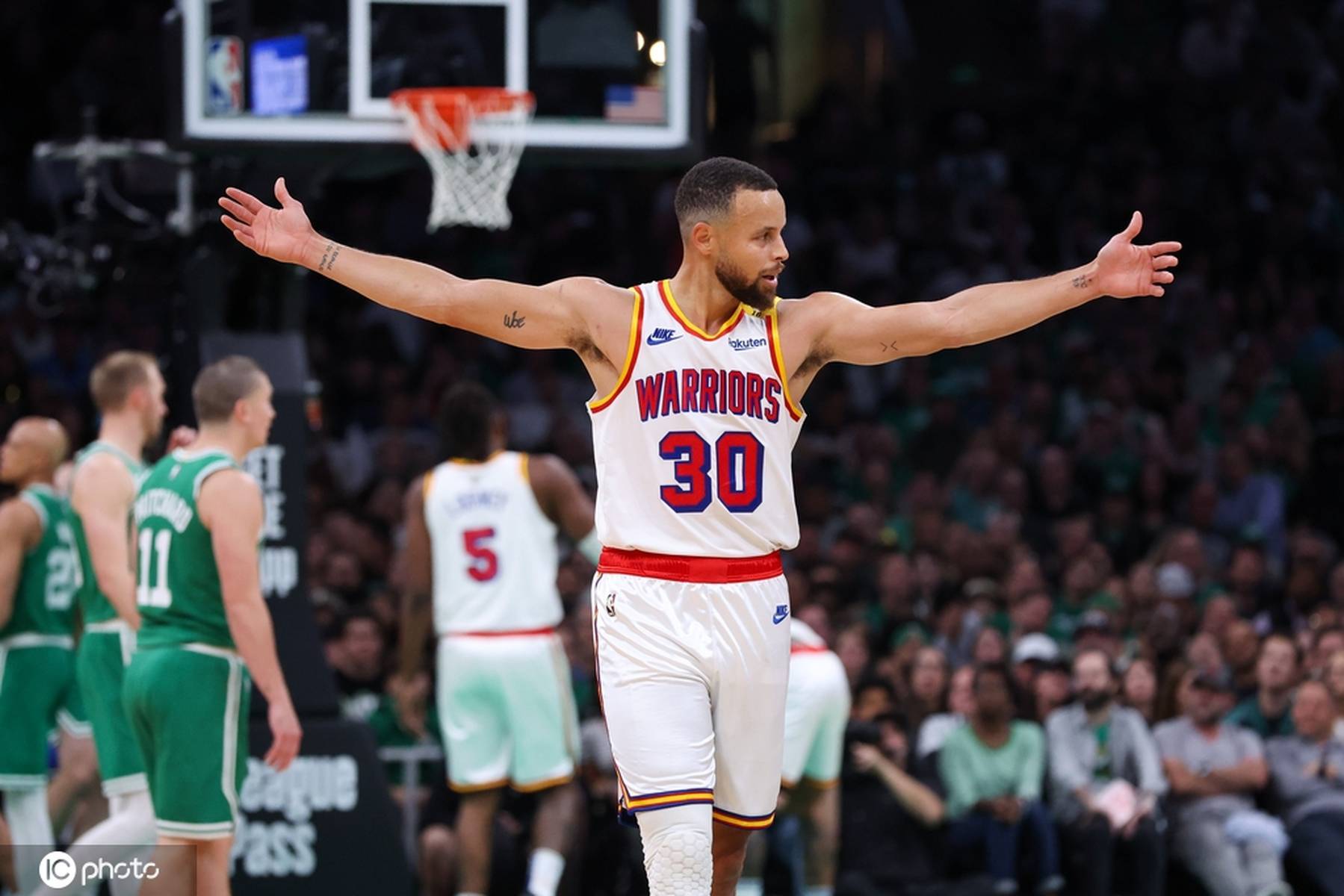 勇士狂砍逆转取胜分，塔图姆迎来新赛季高光！