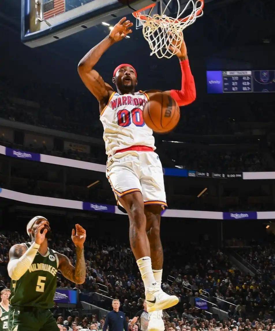 雄鹿狂砍爆发新星分，巴特勒迎来新赛季高光！